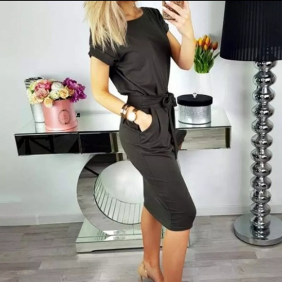 Gray Short Sleeve Midi Dress - Picture 3 of 7